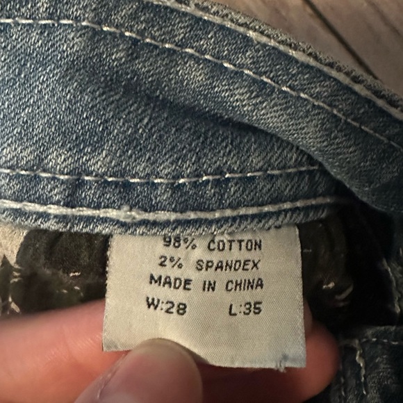 Cowgirl Tuff Co. Western Jeans with Bronc Embroidery on Pockets - Picture 6 of 6